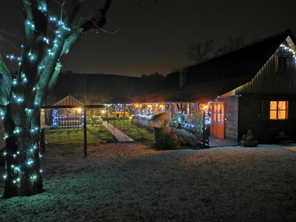 Pod Orehom Drvena Kuca I Sauna Hotel Krapina Bagian luar foto