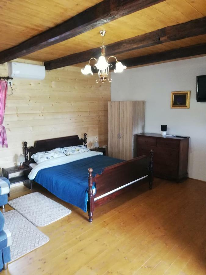 Pod Orehom Drvena Kuca I Sauna Hotel Krapina Bagian luar foto