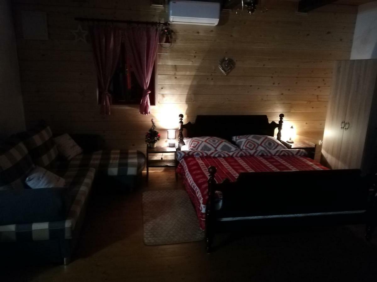 Pod Orehom Drvena Kuca I Sauna Hotel Krapina Bagian luar foto