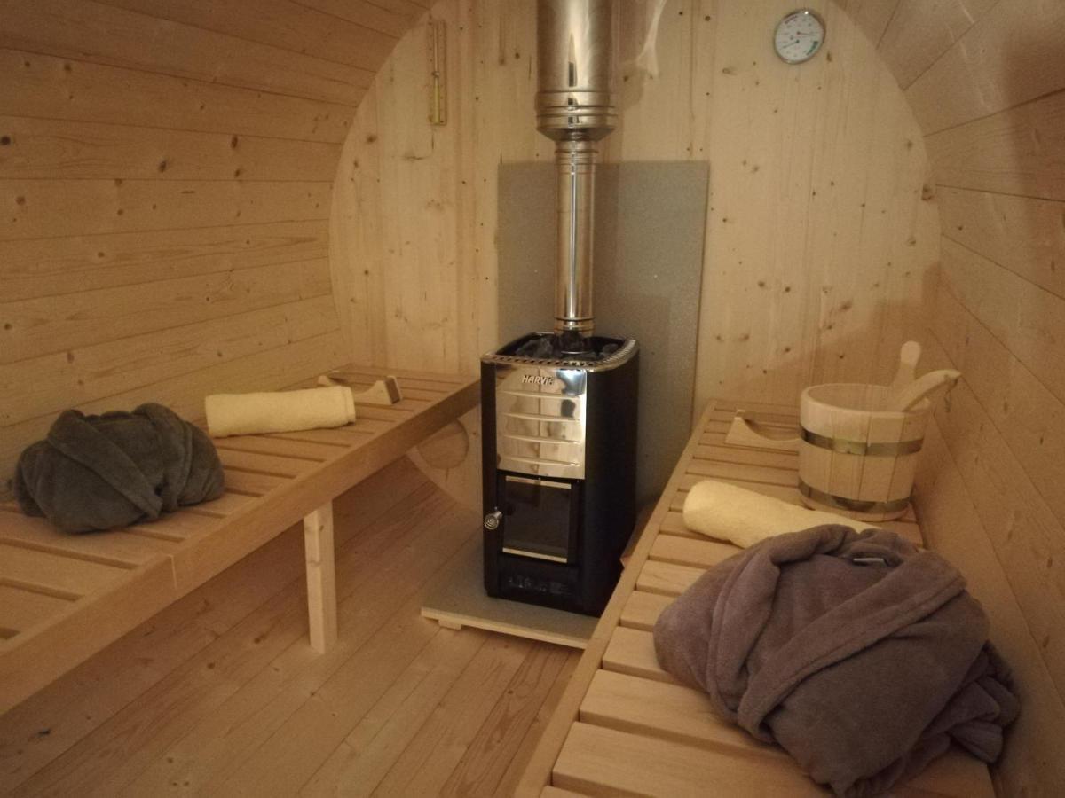 Pod Orehom Drvena Kuca I Sauna Hotel Krapina Bagian luar foto